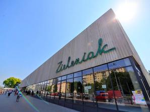 Warszawa: Zieleniak działa już od roku