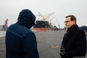 [VIDEO] Premier w Porcie Gdańskim o rządowych rozwiązaniach dla gmin i mieszkańców w kwestii dystrybucji węgla