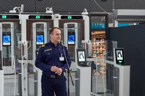 Utrudnienia dla kombinatorów na lotnisku w Gdańsku