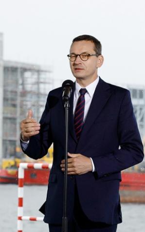 [VIDEO] Premier w Porcie Gdynia: duże inwestycje tworzą nowe perspektywy rozwoju