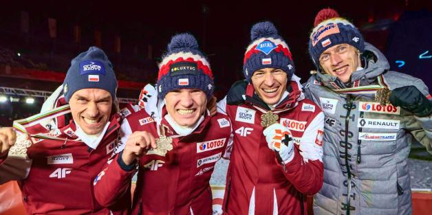 Wielkie emocje na Schattenbergschanze, skoczkowie wydarli medal