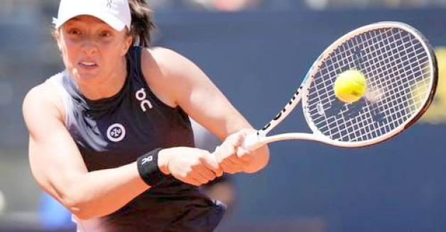 WTA 1000 Rzym: Iga Świątek wygrała z Ukrainką Łesią Curenko 6:2, 6:0!